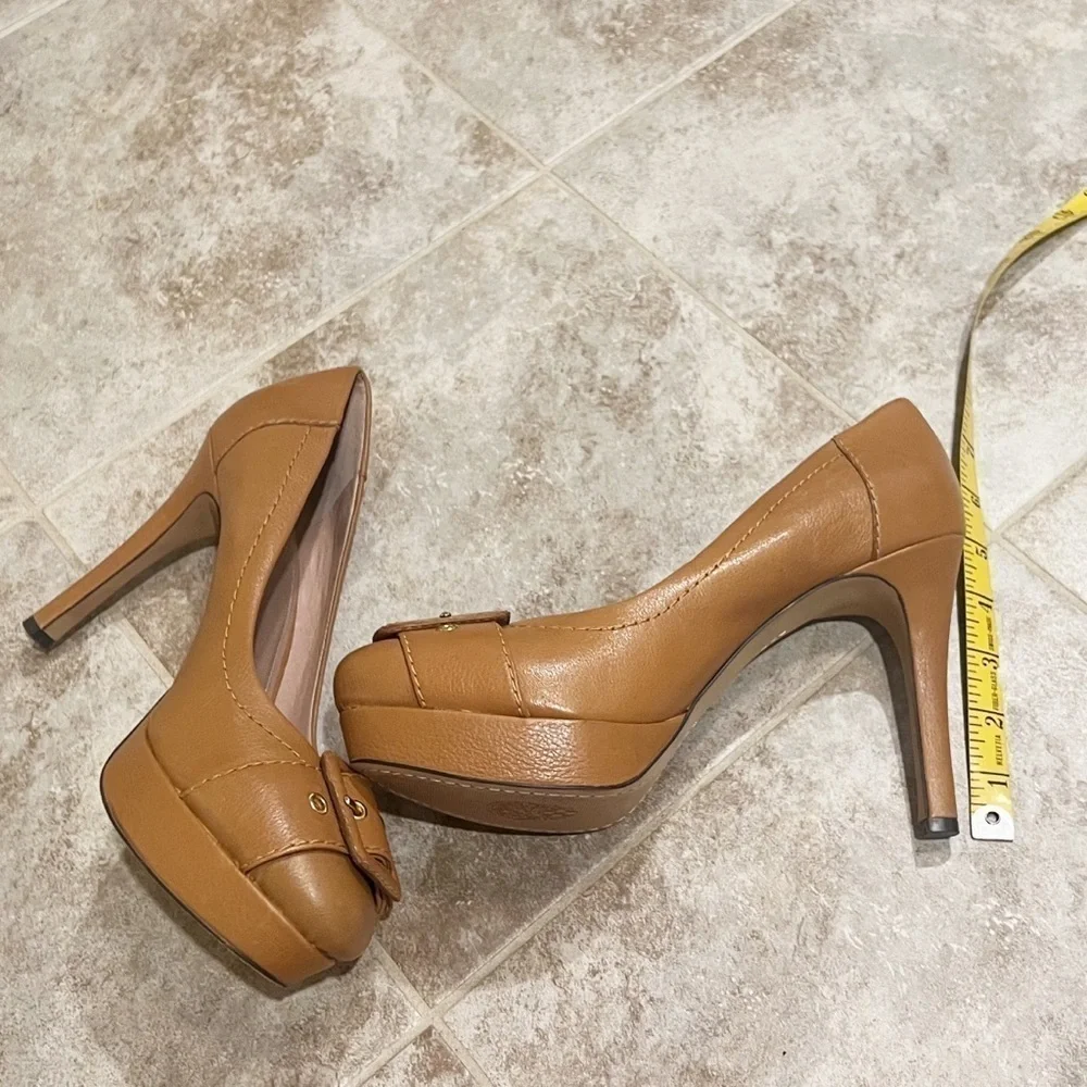 🆕 Vince Camuto Eldred tan leather platform round toe slip on heels …